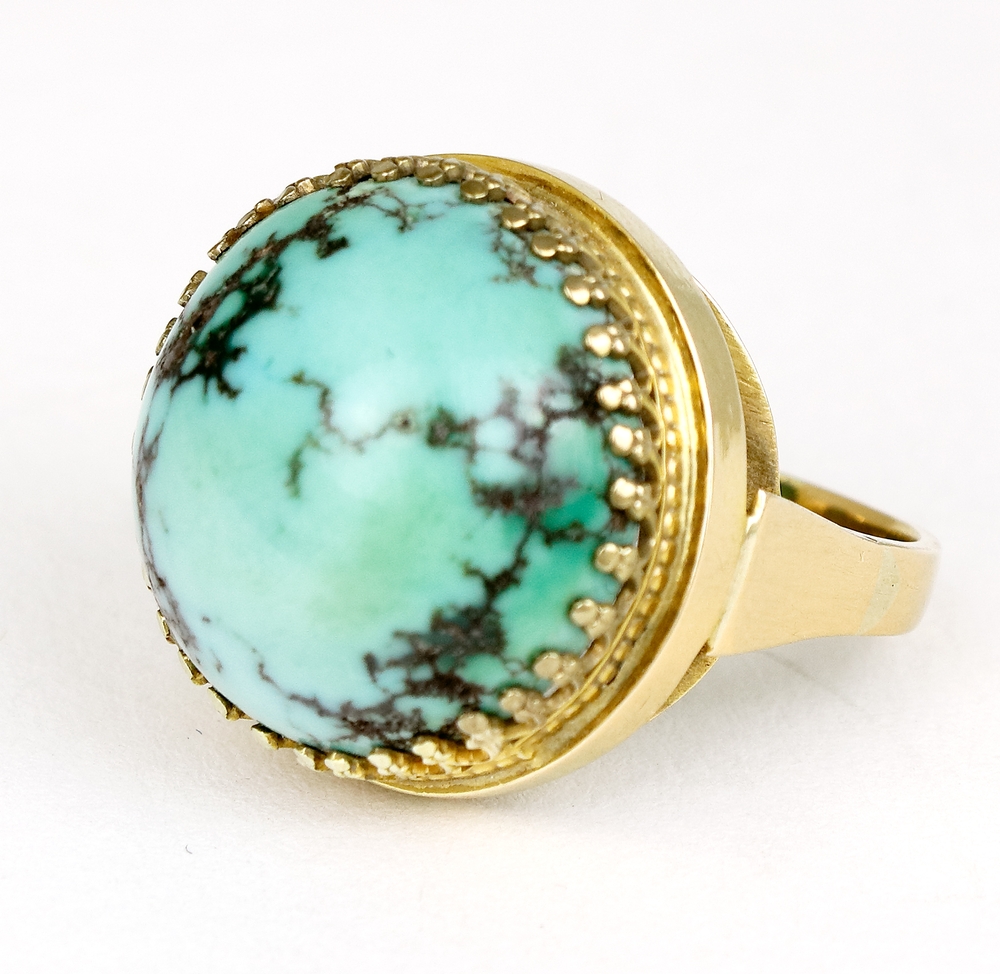 Auktionshaus Quentin Berlin  Schmuck Ring  585er GG. mit halbrundem Türkis