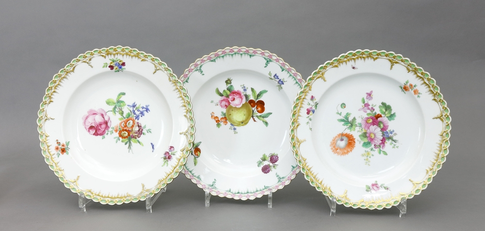 Auktionshaus Quentin Berlin  Porzellan / Fayence Teller  Desssertteller  KPM Berlin  um 1780  drei Stück