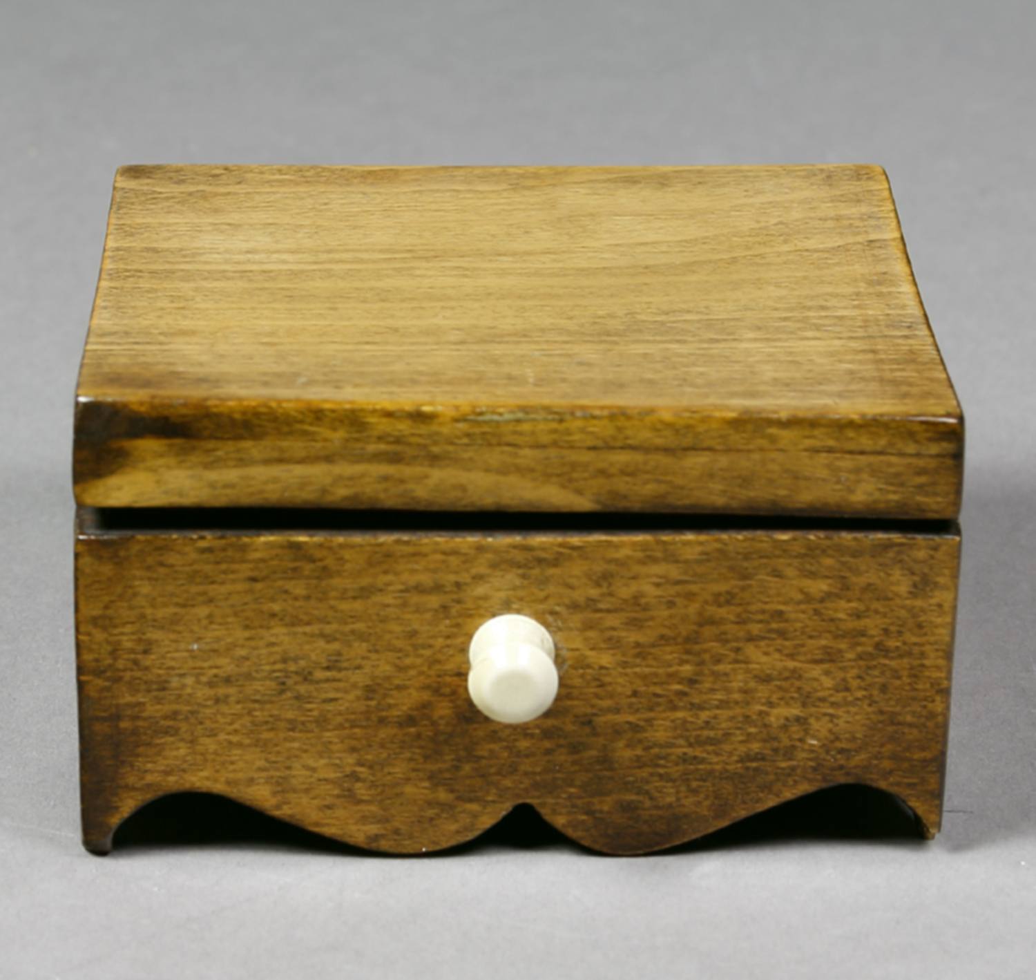 Auktionshaus Quentin Berlin  Schmuck Walzen - Spieluhr mit zwei Liedern  19. Jh.