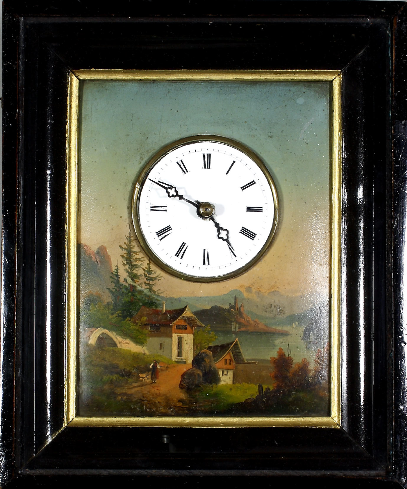 Auktionshaus Quentin Berlin  Glas Uhr  Bilderrahmenuhr  19. Jh. Eine Berglandschaft mit See sowie Architektur und Personenstaffage. Öl auf Weißblech. 24 x 18  5 cm sowie einem weiße