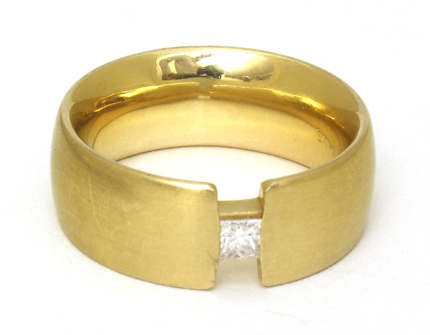 Auktionshaus Quentin Berlin Ring  750er GG. mit Diamant im Princess-Schliff