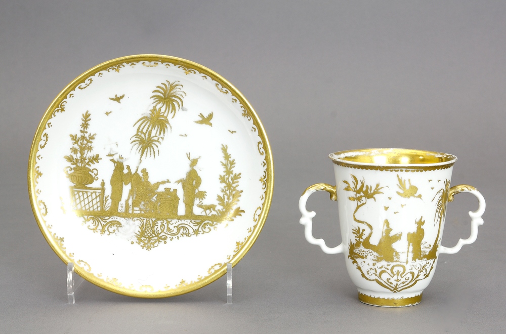 Auktionshaus Quentin Berlin  Porzellan / Fayence Tasse  Schokoladentasse mit Untertasse  Augsburger Goldchinesen  Meissen  um 1720