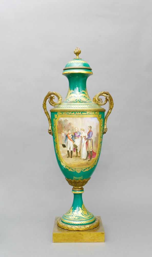 Auktionshaus Quentin Berlin  Porzellan / Fayence Vase  Prunkvase mit Deckel  Sèvres  Frankreich  nach 1807