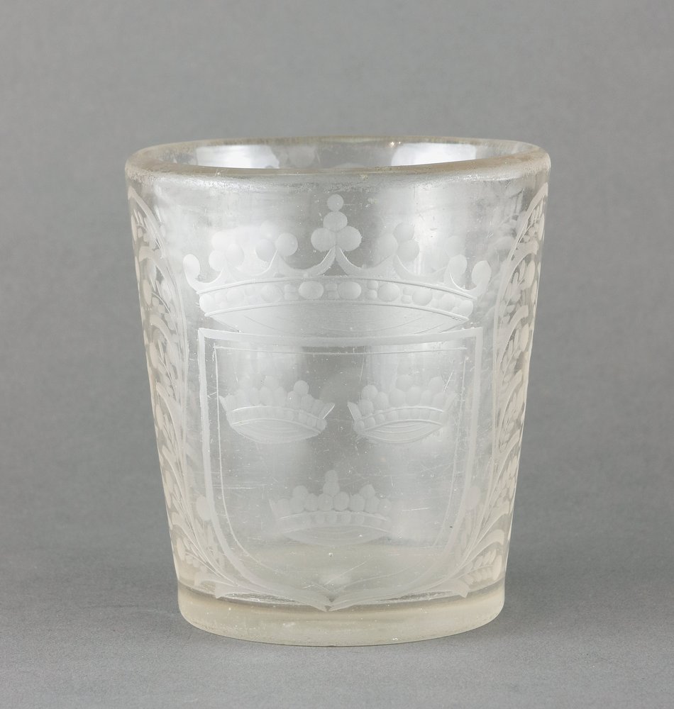 Auktionshaus Quentin Berlin  Glas Becher mit ''tre kronor''  Schweden  um 1700