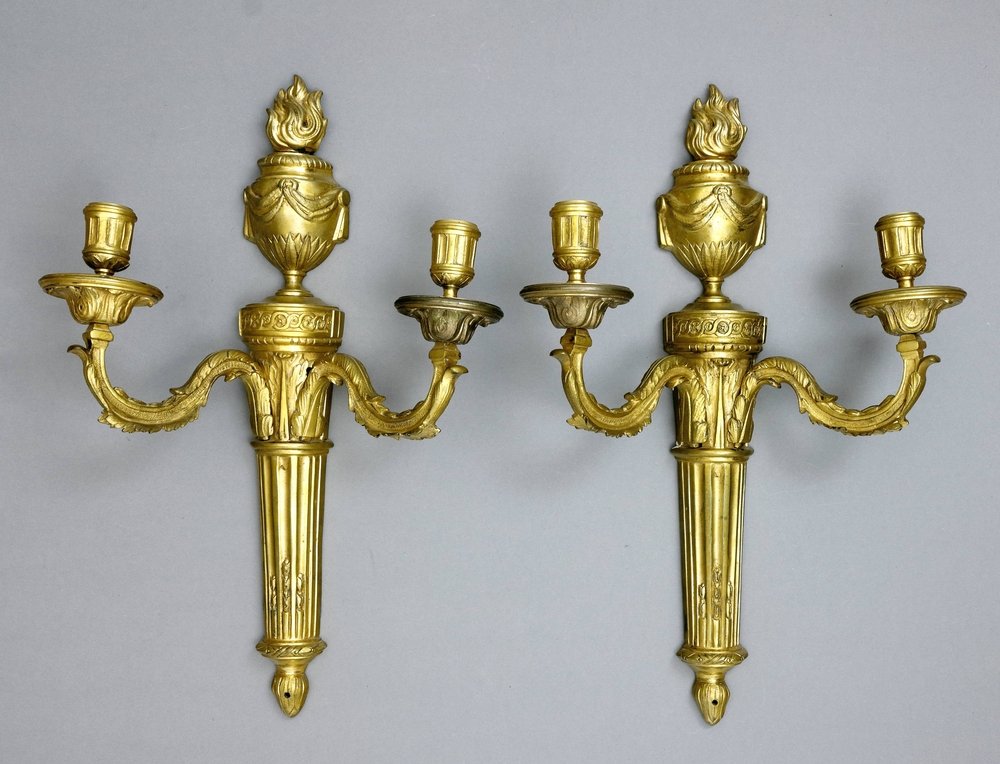 Auktionshaus Quentin Berlin  Möbel / Einrichtungsgegenstände Wandappliken  Bronze  Frankreich  um 1800  ein Paar