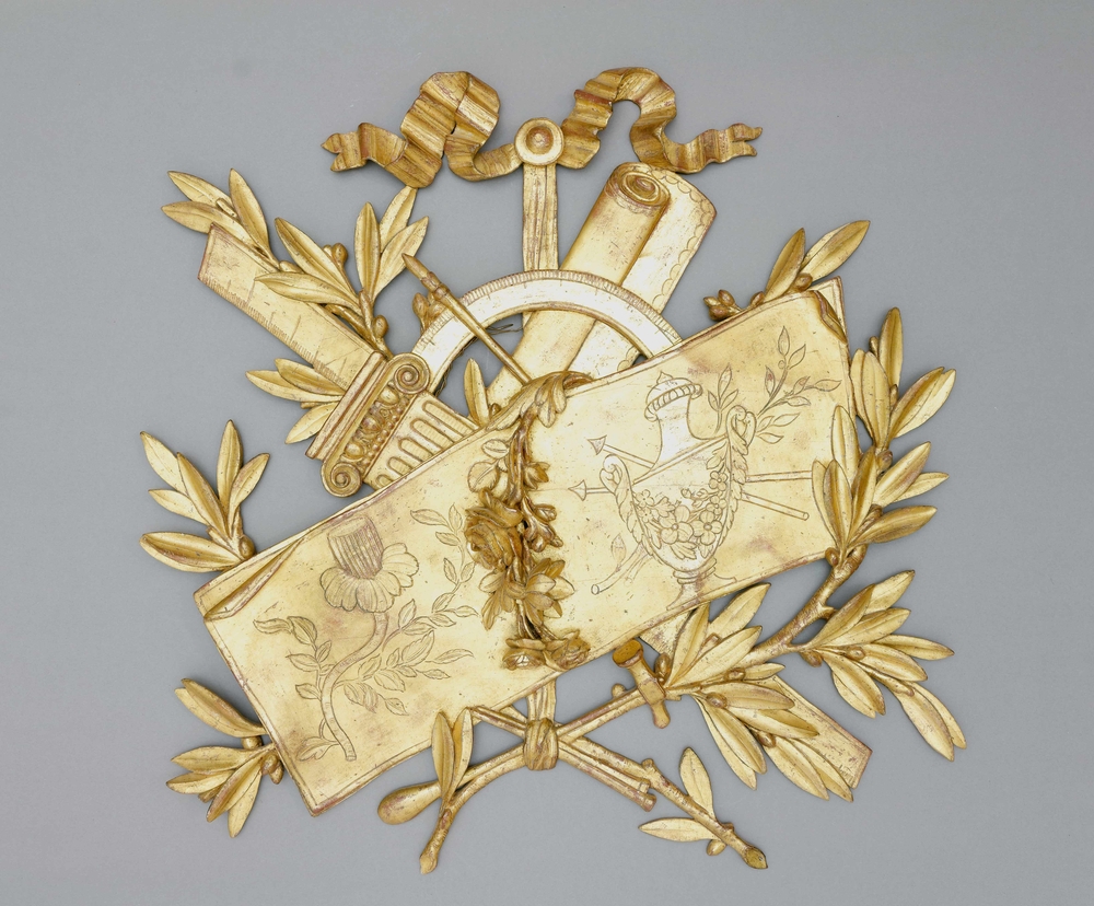 Auktionshaus Quentin Berlin  Möbel / Einrichtungsgegenstände Ornament  Holz geschnitzt  Frankreich  Mehrdeutigkeit der schönen Künste  2. Hälfte 18. Jh.